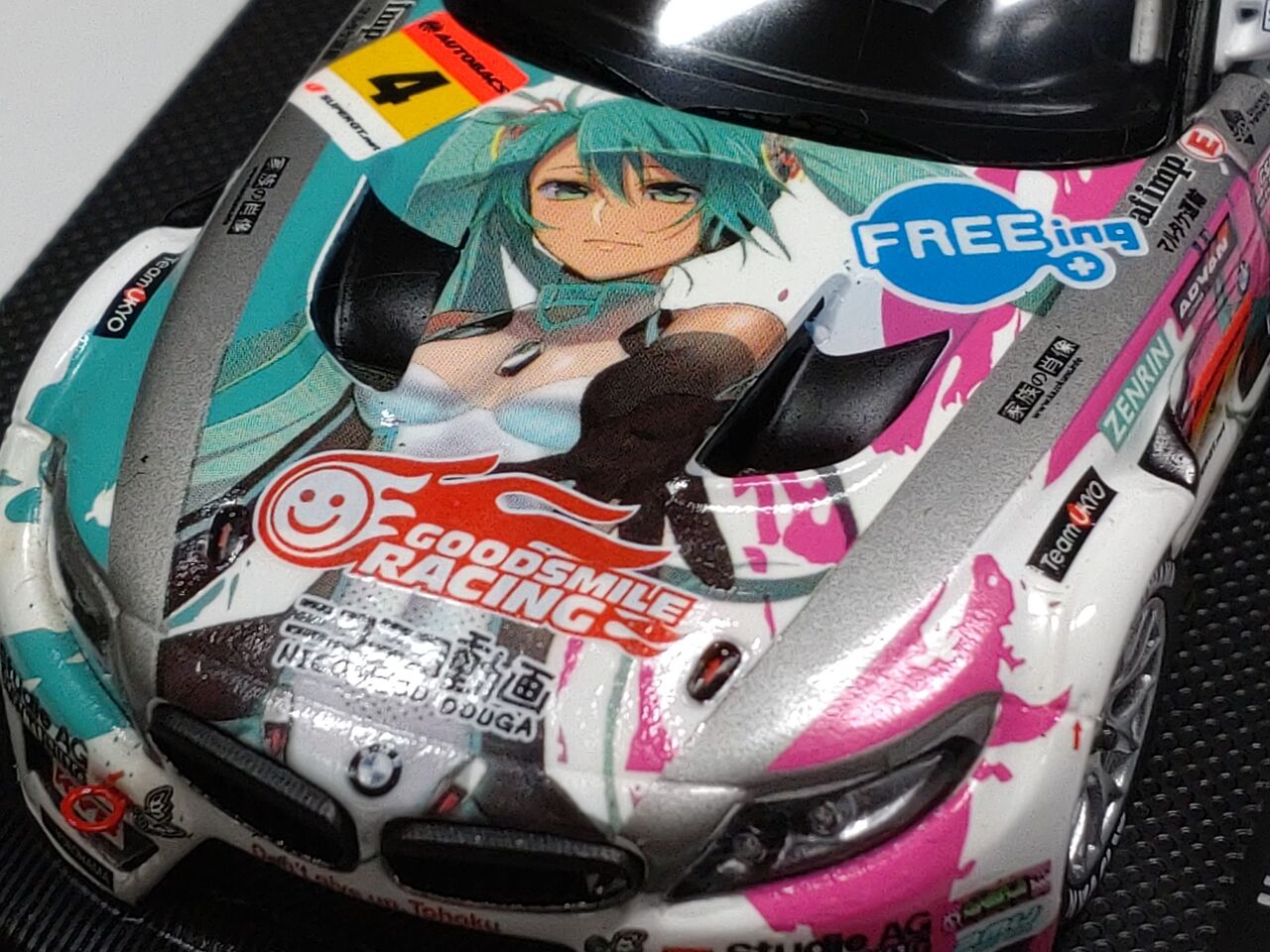 複雑な版権事情か.GOODSMILE RACING特注 1/43 HATSUNE MIKU