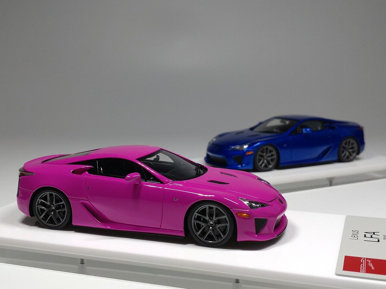 Make Up EIDOLON 1/43 Lexus LFA 2010 Rear Wing up Red EM698C