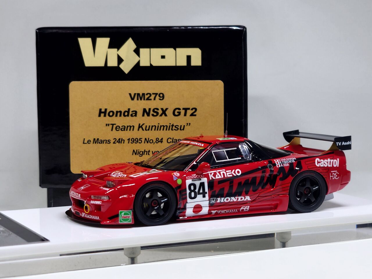 虚ろな表情....Vision 1/43 NSX GT2 