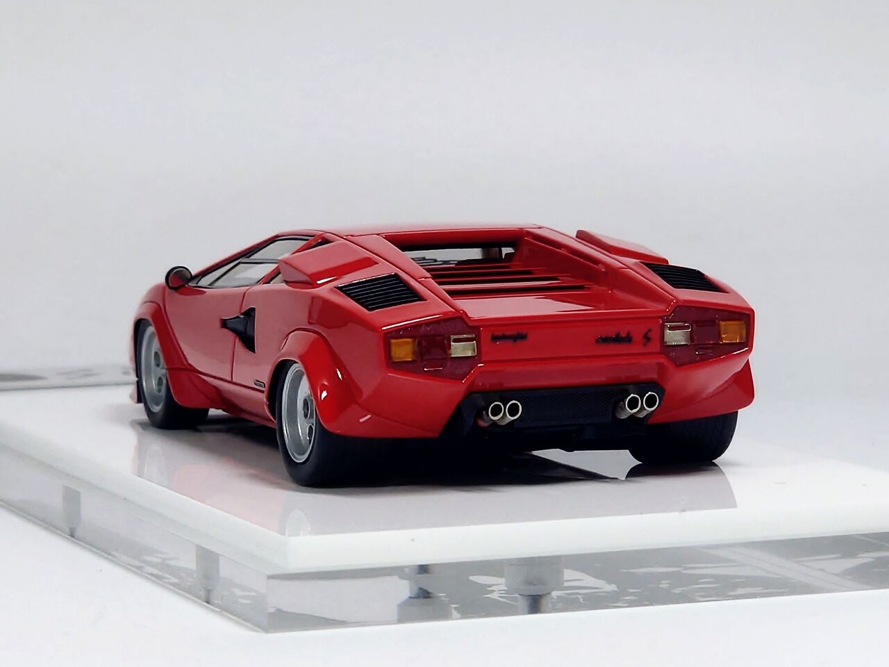 一番好きな..EIDOLON 1/43 Lamborghini Countach LP400S 1978 Red