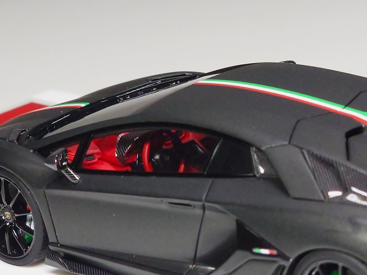 EIDOLON　SVJ 1/43 トリコロール仕様！！ Make Up Co., Ltd. / Lamborghini Aventador SVJ 2018 (Nireo wheel)