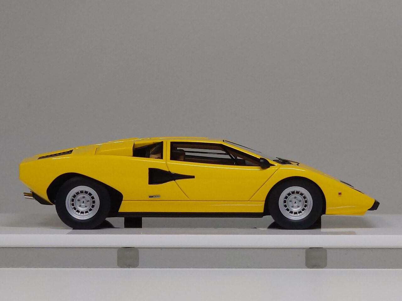1/43 京商特注 ミニチャンプス ランボルギーニ カウンタック