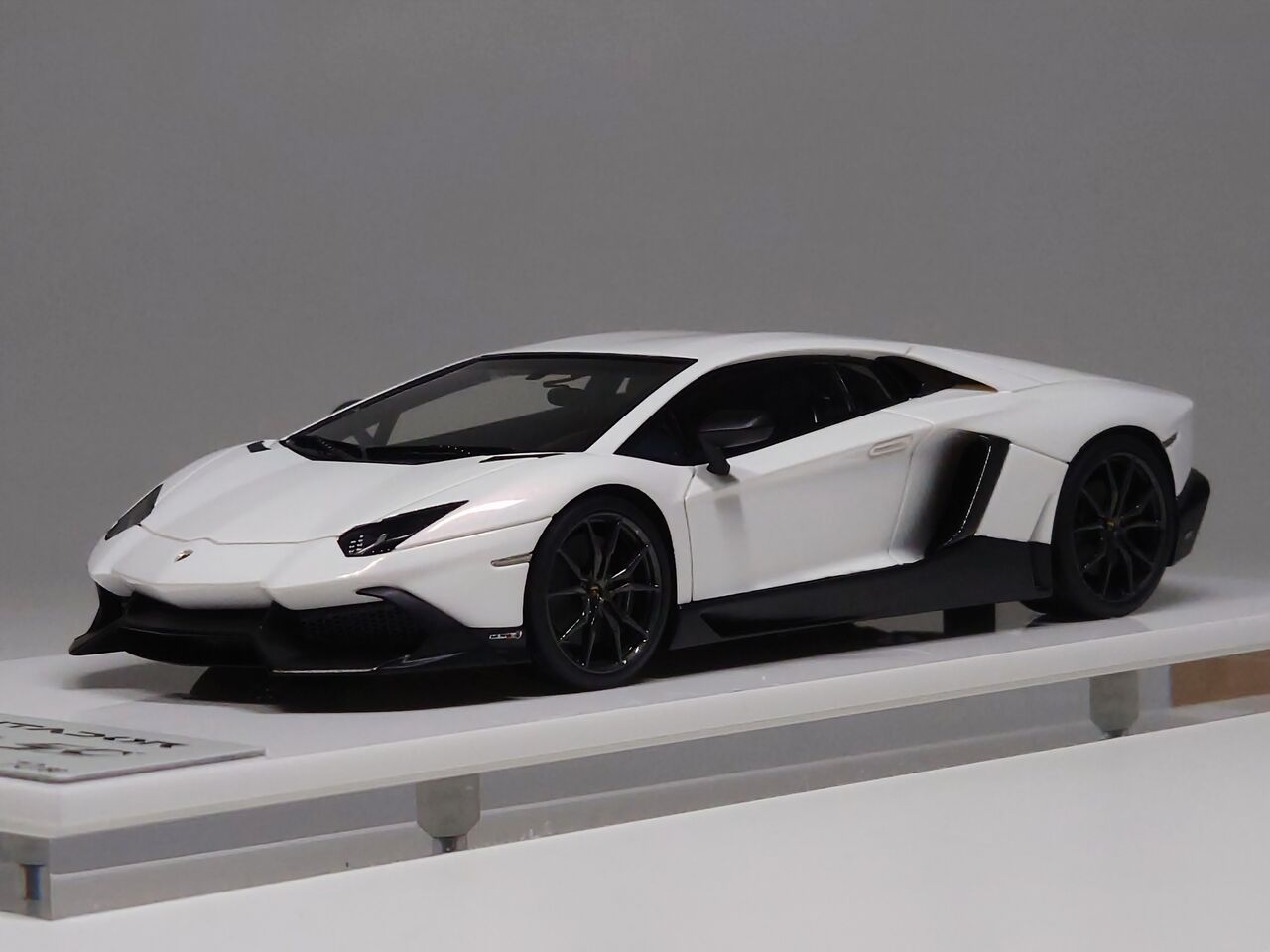 やはり綺麗な....EIDOLON 1/43 Lamborghini Aventador LP720-4 50° Annversario ...