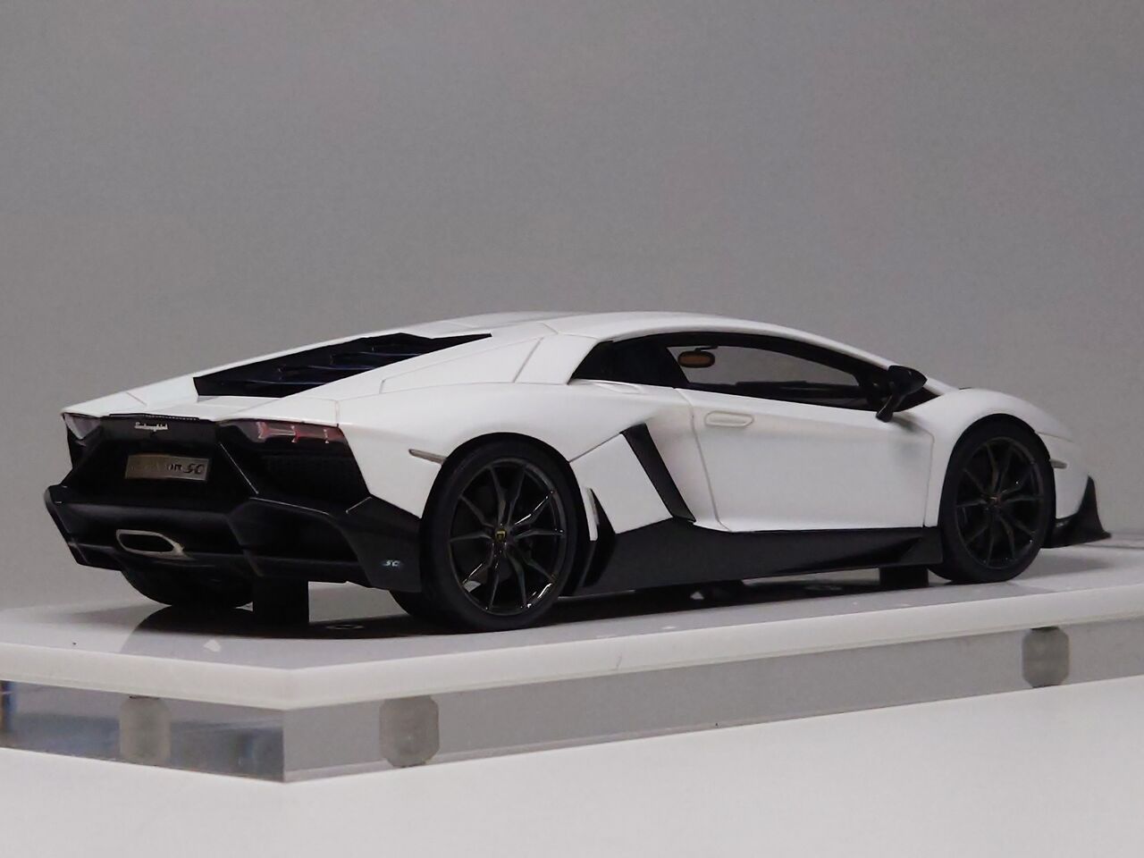 やはり綺麗な....EIDOLON 1/43 Lamborghini Aventador LP720-4 50° Annversario ...