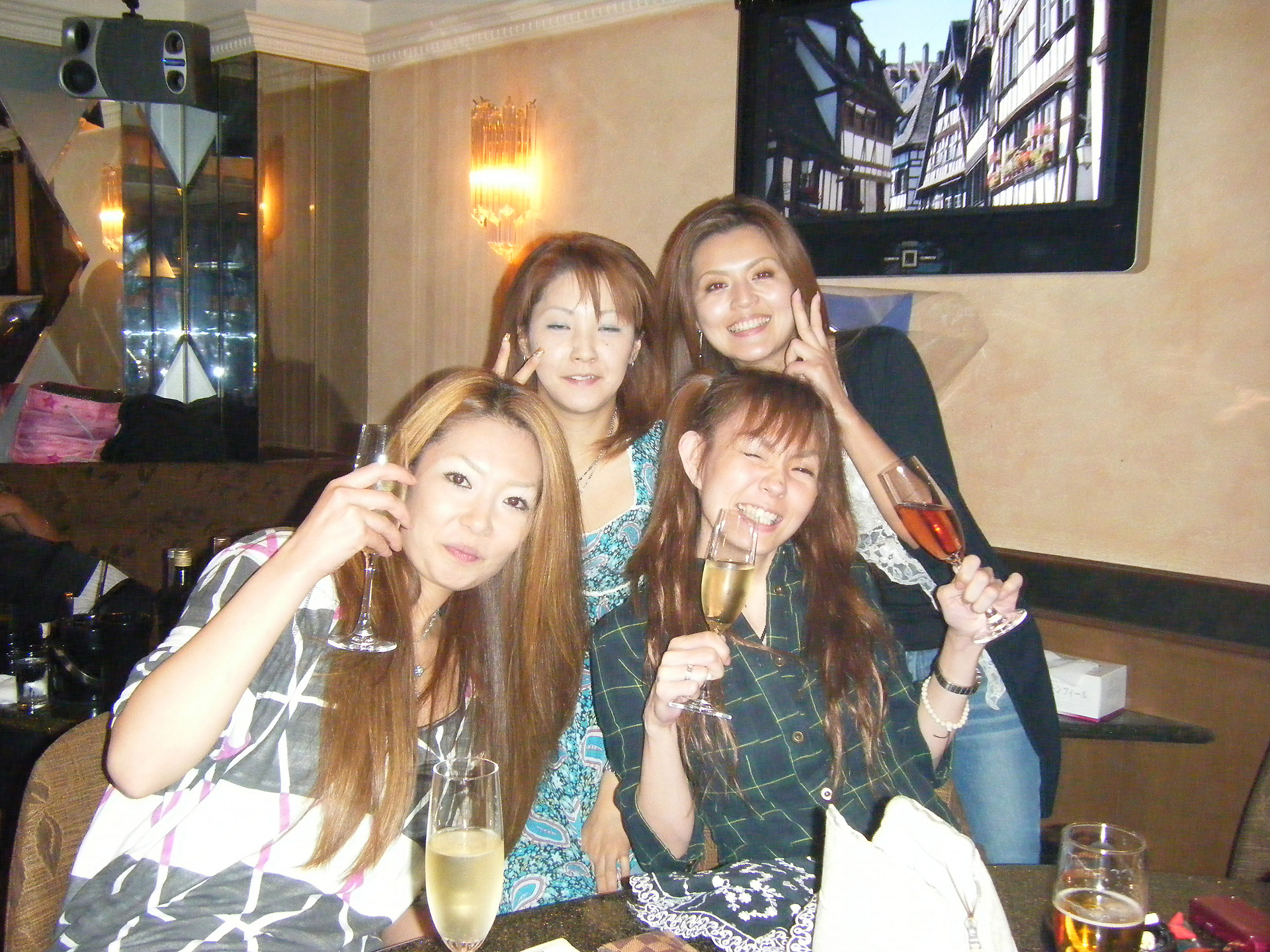 今日も満席でした 新宿歌舞伎町ガールズバーforzaのブログ