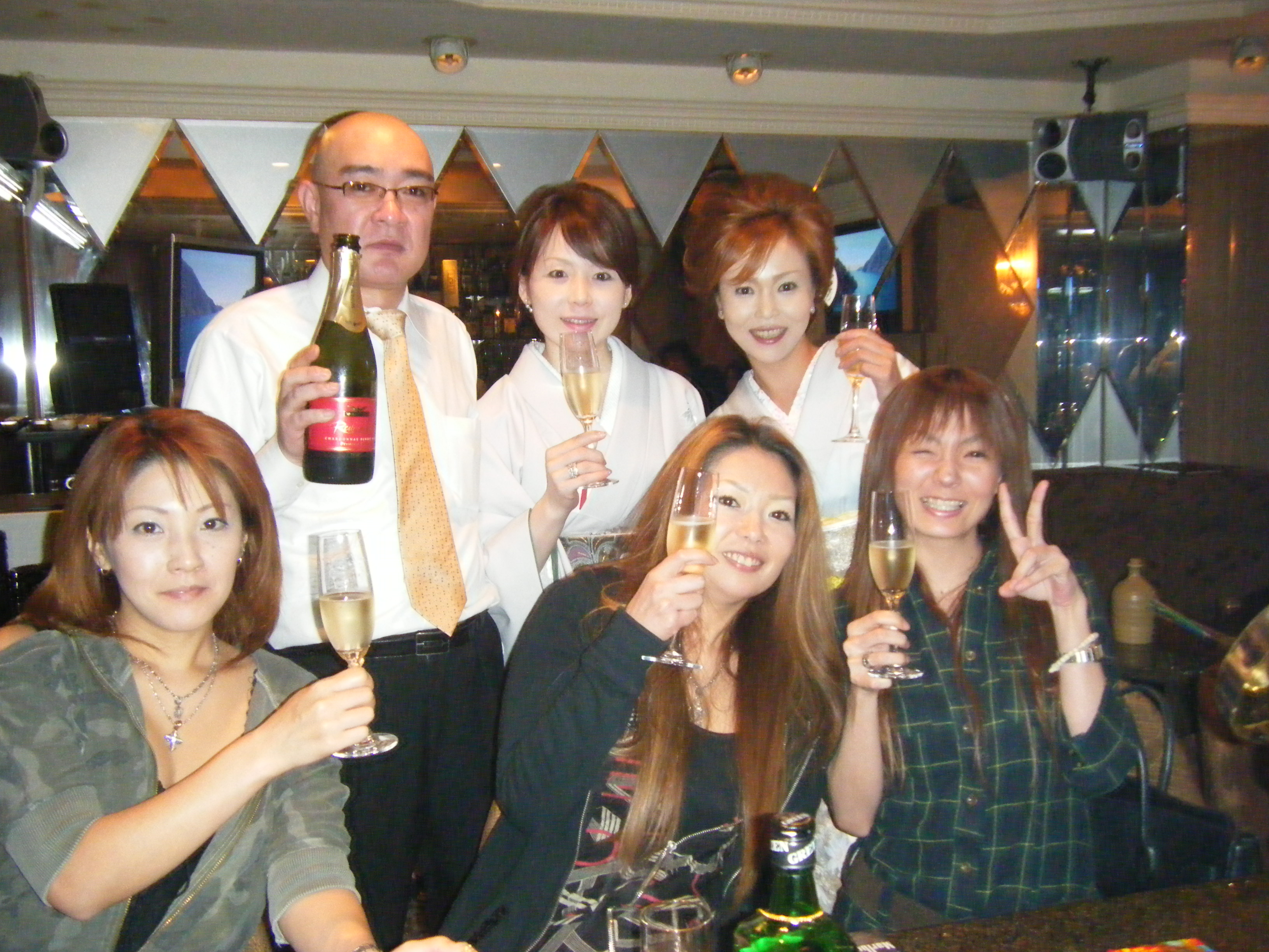 さ バースデー当日です 新宿歌舞伎町ガールズバーforzaのブログ