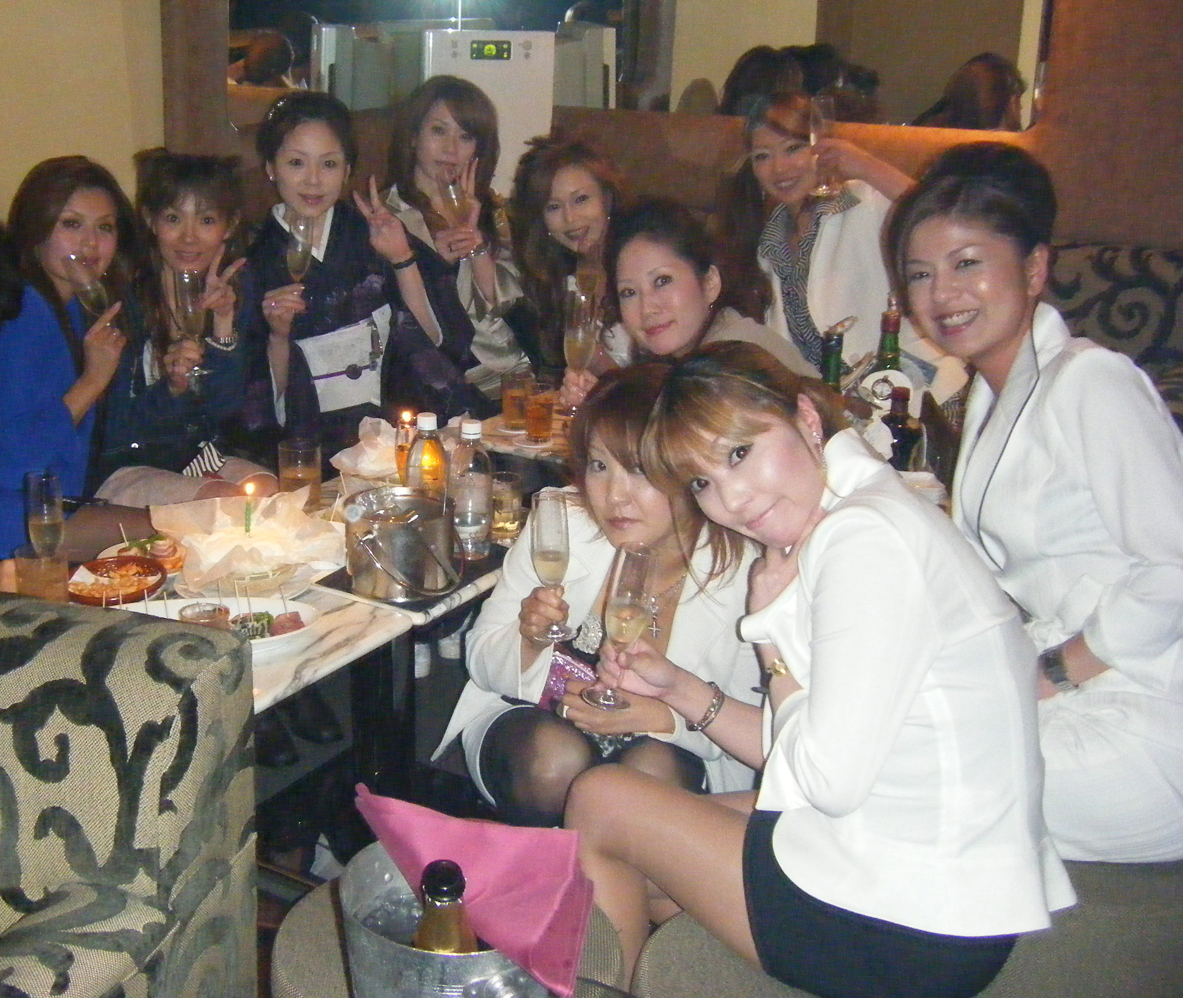 大御所集合 新宿歌舞伎町ガールズバーforzaのブログ