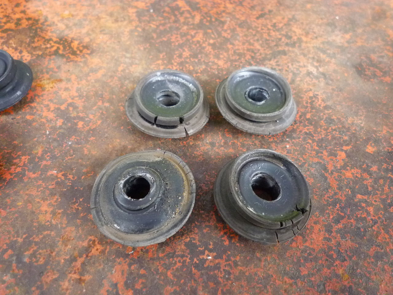 RG362 Twin Reservoir Shocks - BLACK EDITION main image 1