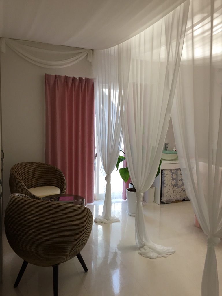 布を使ってアジアンリゾート風に バロンのアジアンスタイルガーデン