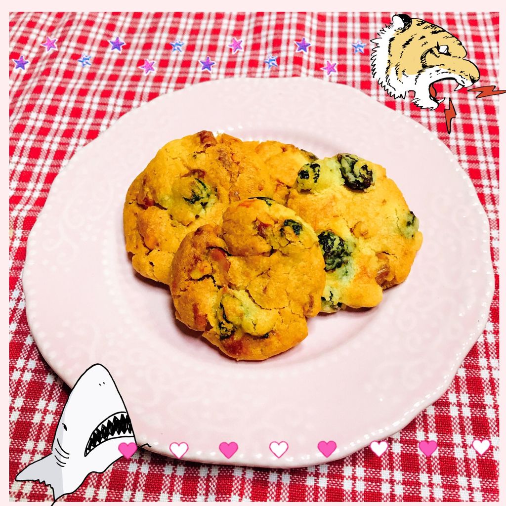 クルミレーズンのクッキーと洋酒絞り出しクッキー 生きてるだけで丸儲け クルミレーズンのクッキーと洋酒絞り出しクッキー 生きてるだけで丸儲け