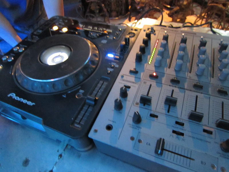 Djブース作りました シーロム店 Bar Wood Ball Blog バンコクの Barウッドボール 店主のブログ