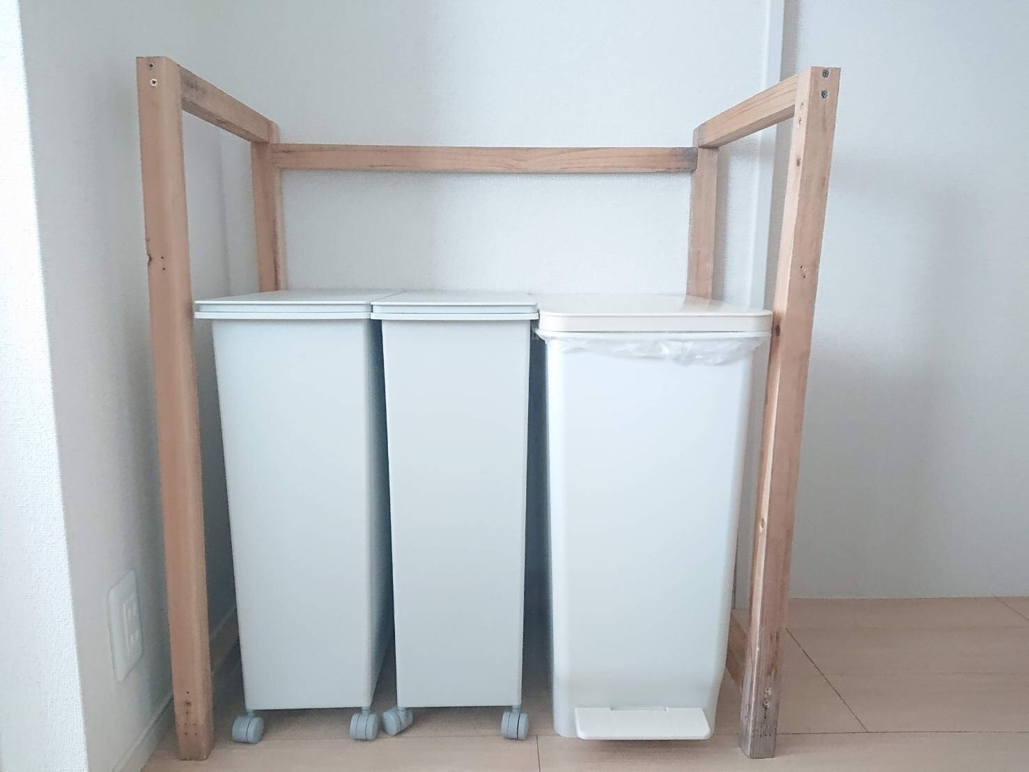 Diy ゴミ箱上に簡単棚 Base Of The Life 暮らしの拠点