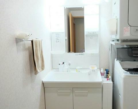 [画像:ea23025a-s.jpg]