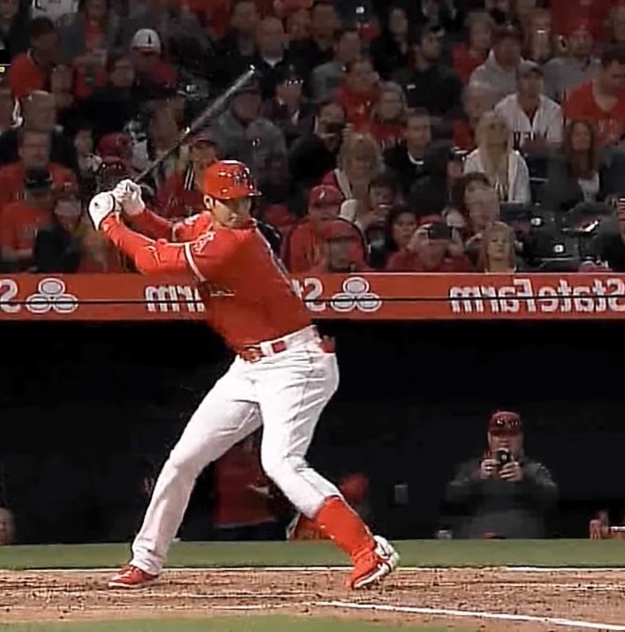 Mlb大谷翔平選手の打撃フォーム連続写真 右打者版 胸面から 野球動作分析強化指導サイト ヤキュウモーション