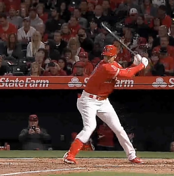 Mlb大谷翔平選手の打撃フォーム連続写真 胸面から 野球動作分析強化指導サイト ヤキュウモーション