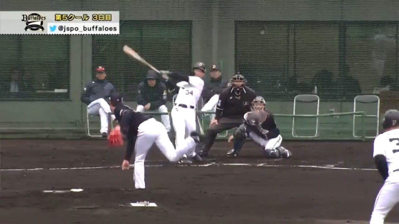 吉田正尚さん バックスクリーン越えの超特大弾を放ってしまう Baseballlog 吉田正尚さん バックスクリーン越えの超特大弾を放ってしまう Baseballlog
