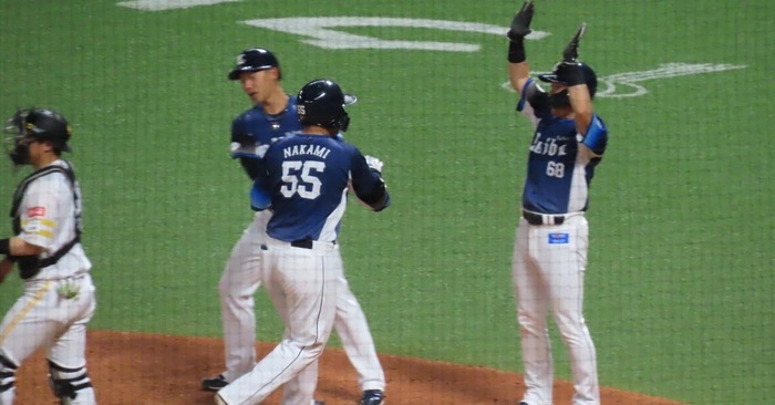 仲三
