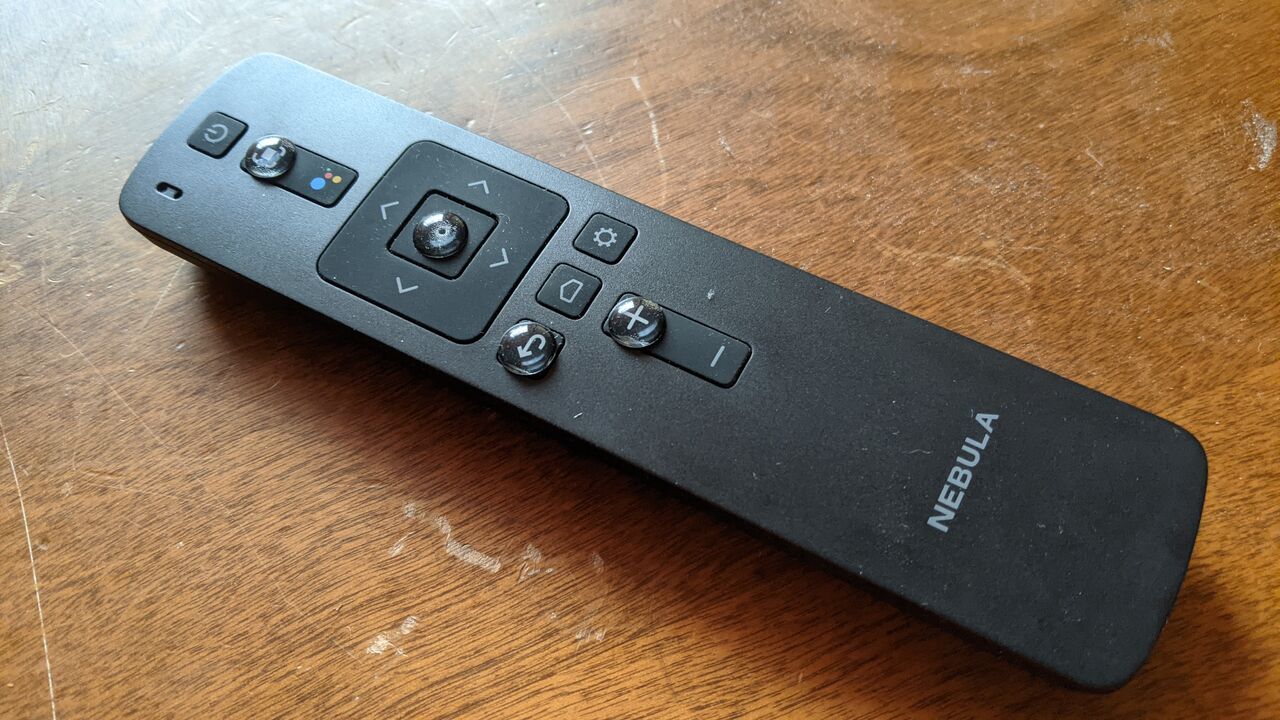 Nebula Cosmos 本体、リモコンあり レビュー】Anker Nebula Cosmos：隠れた実力者～AnkerのフルHD対応