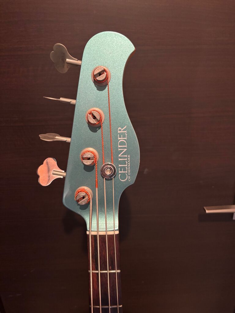 CELINDER Jazz Bass 4弦ベース 売ります : Bass player 黒田元浩 人生