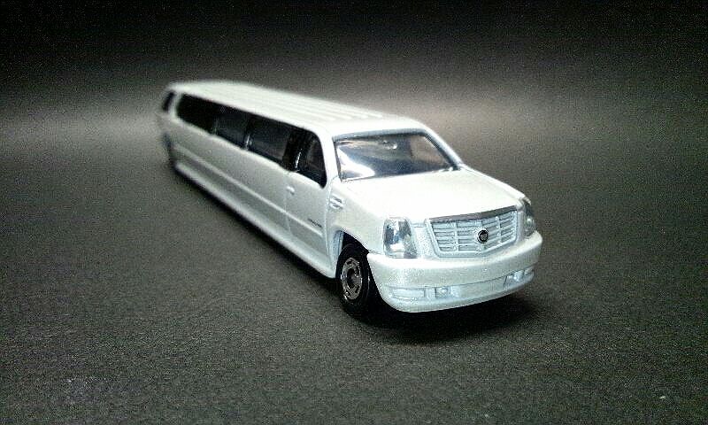 トミカ ロングタイプトミカ No 136 Cadillac Escalade キャデラック エスカレード ミニカー レビュー たばらん日記