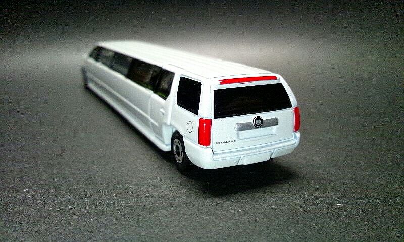 トミカ ロングタイプトミカ No 136 Cadillac Escalade キャデラック エスカレード ミニカー レビュー たばらん日記
