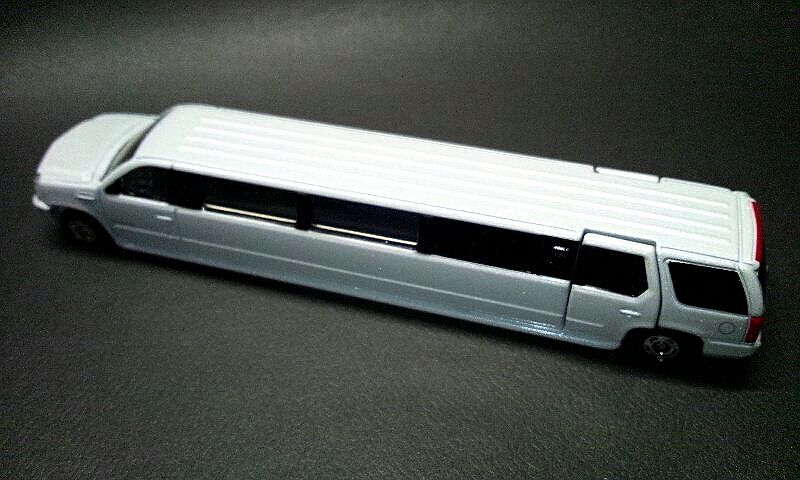 トミカ ロングタイプトミカ No 136 Cadillac Escalade キャデラック エスカレード ミニカー レビュー たばらん日記