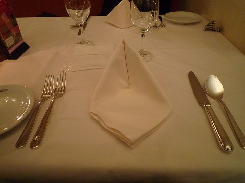 プッチーニ ハウステンボス内のイタリアンレストラン 芭蕉もどきの手前の細道 国内旅行三昧