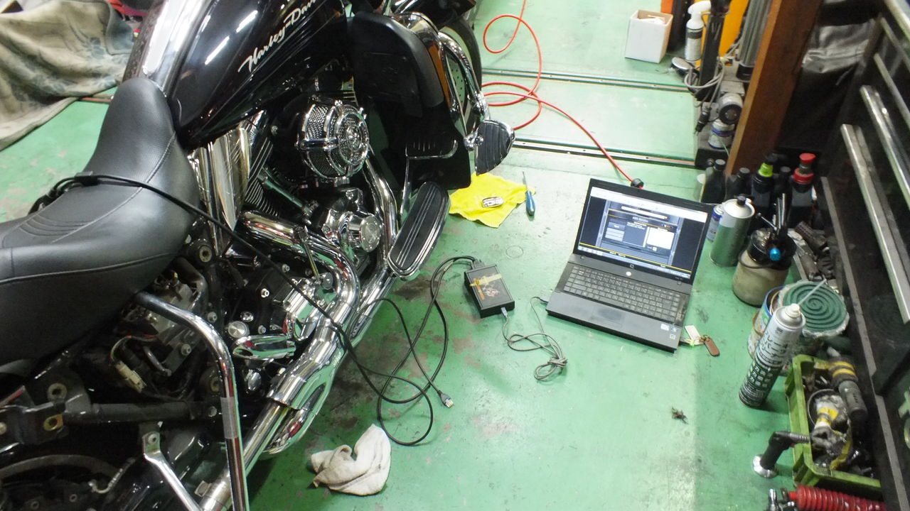 ハーレーダビッドソン Absのブレーキフルードの交換 Batcompany バットカンパニー