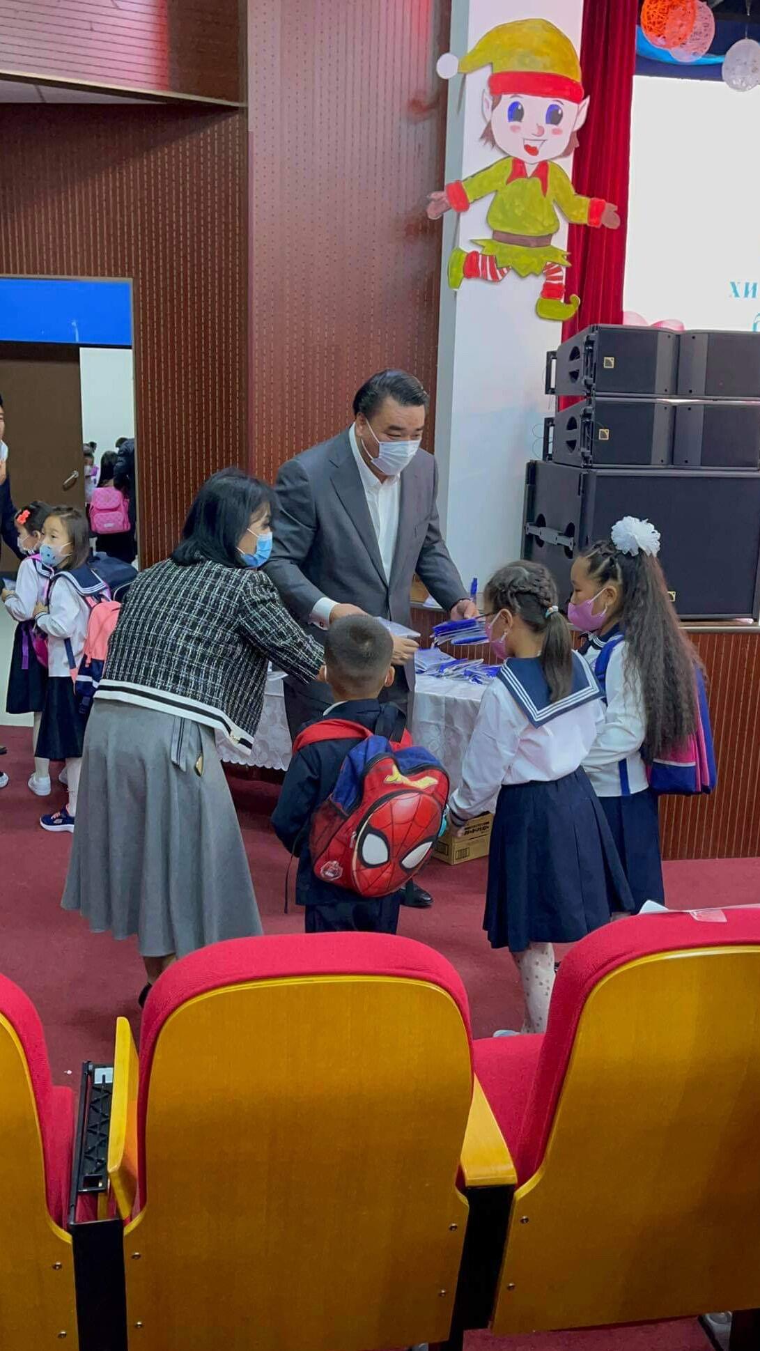 新モンゴル日馬富士学園へpilot筆記具の寄付を行いました モンゴル人 バトマンライのブログ Mongol Hun Batmanlai S Blog