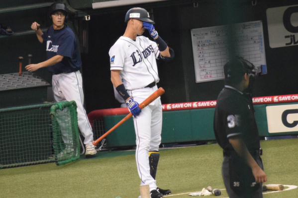 森本稀哲 涙の最終打席 西武ナイン執念でひちょりまで打席を回す 芝生速報www 森本稀哲 涙の最終打席 西武ナイン執念でひちょりまで打席を回す 芝生速報www
