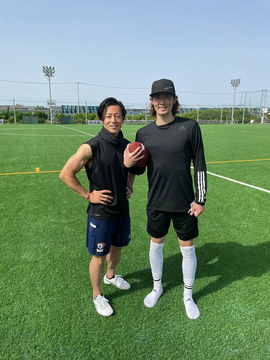 元DeNA石川雄洋氏が俊足生かしアメフト転向 De速