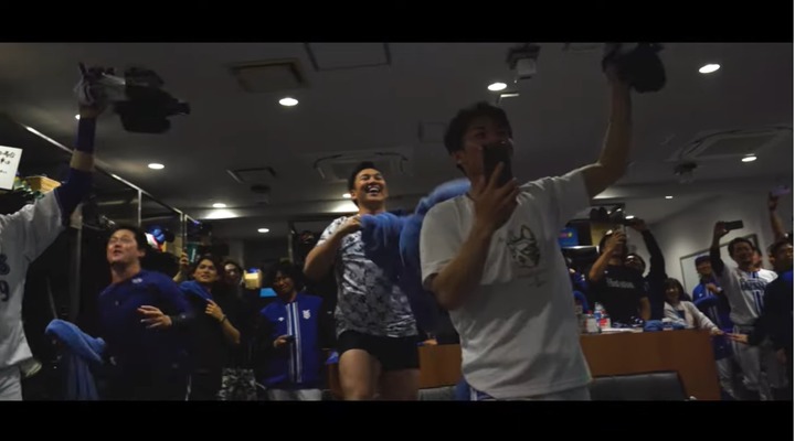 【動画】サヨナラ勝利の舞台裏　湘南乃風さんが試合後ロッカールームに突入し大盛り上がりｗｗｗｗ