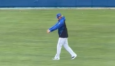 DeNA・三森大貴は別メニューで調整、前日アップ中に足首を気にして、その後グランドに現れず