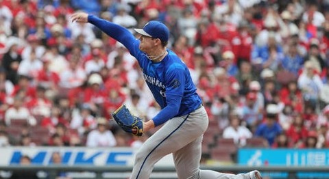 DeNA、ホールド王・レイノルズ、忘れられない「特別な思い出」28歳誕生日！裕太郎から教えられ、バースデーソングに応えるのサムネイル