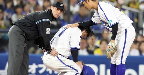宮崎敏郎、担架で運ばれ交代…打球がイレギュラーし頭部に直撃…