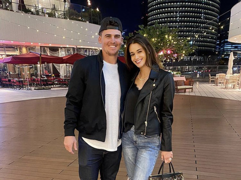 AAA0CD18-BC02-4CF0-8415-66E06DBA92B6