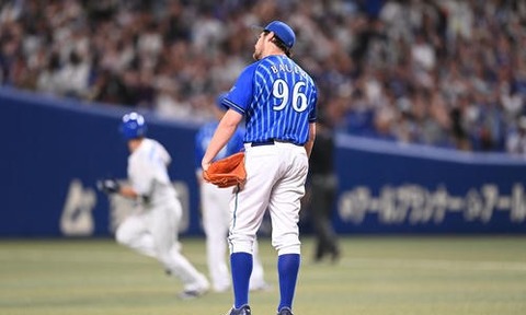 バウアー (84)