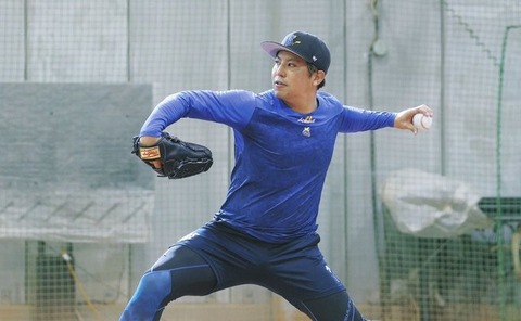 DeNA・選手会長：東克樹が自主トレ公開、ムキムキ『体づくり』に手応え！3年連続4度目の開幕投手へ意欲