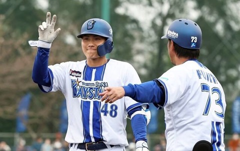 DeNA、ドラ5・成瀬脩人が2安打1打点！嘉手納に戻るが、相川監督も高評価「スゴイですね、本当に。何か勝負強さを感じます」