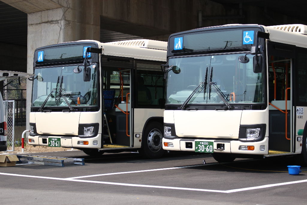 平和交通1028 173除籍 新車導入 階段下 平和交通1028 173除籍 新車導入 階段下
