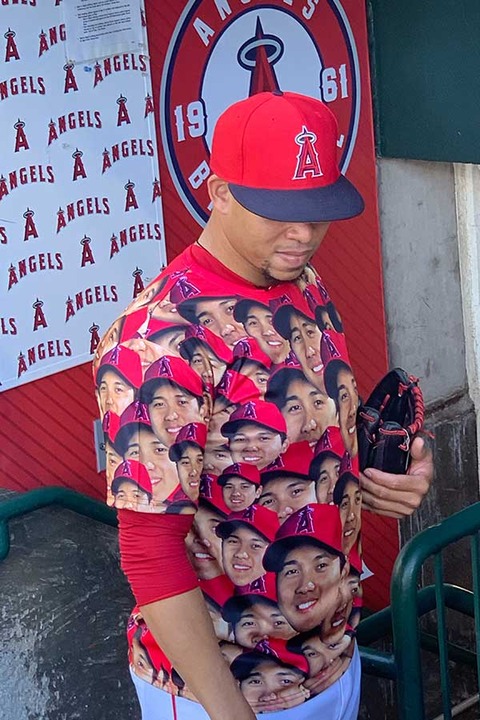 【手元に在庫あり‼️】 大谷翔平 Tシャツ 顔 総柄 顔だらけ