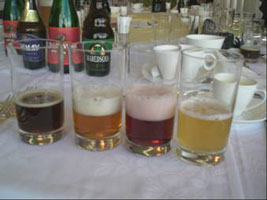 2008総会 コップのビール
