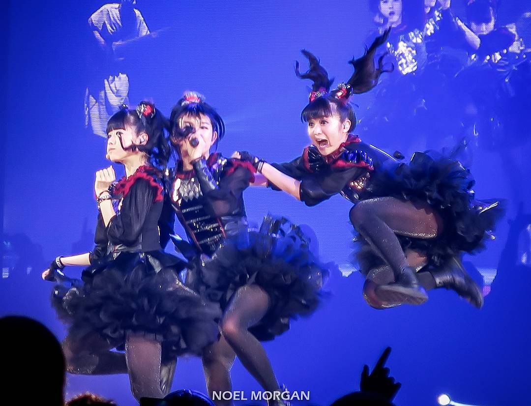 Gif画像 Babymetal Moametalのジャンプ力が凄すぎる 黒タイツになるわけだわ Babymetalまとめもりー
