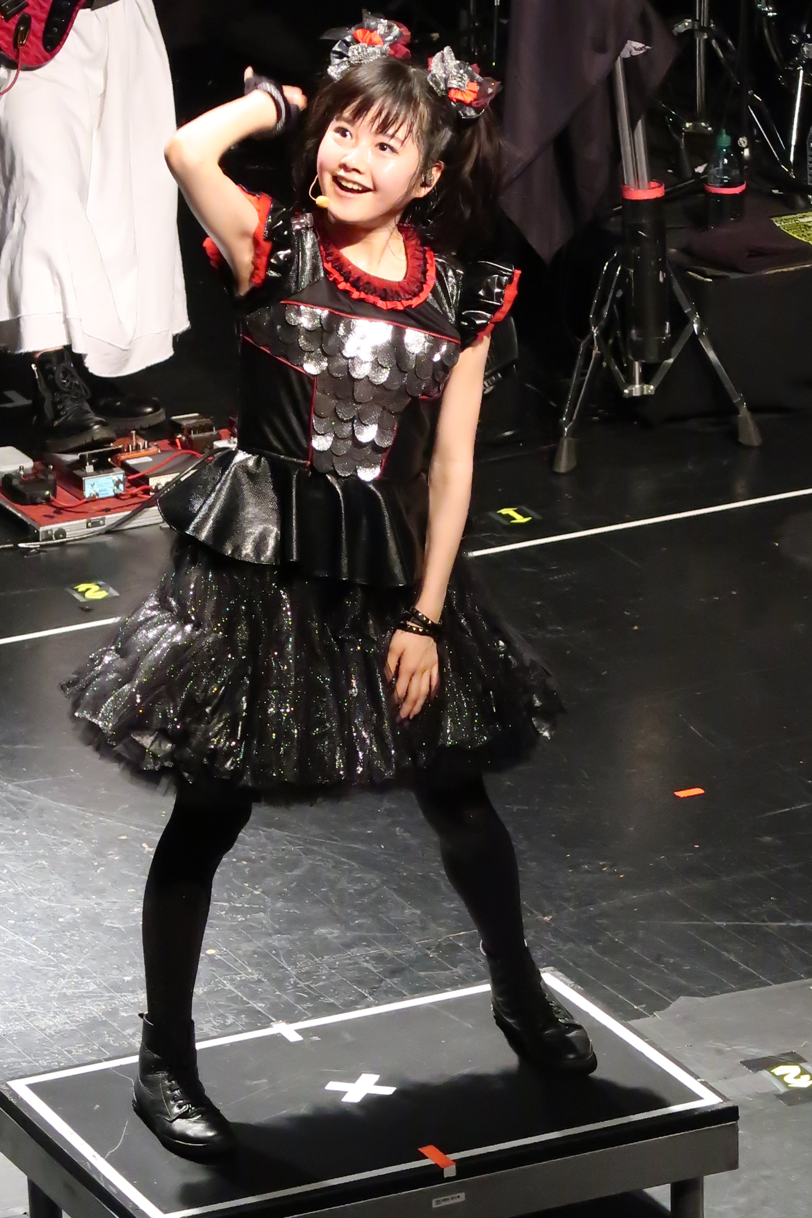 Gif画像 Babymetal ゆいちゃん ぴょんっ からの反復横跳びが可愛い 赤ちゃんmetal Babymetalまとめもりー Gif画像 Babymetal ゆいちゃん ぴょんっ からの反復横跳びが可愛い 赤ちゃんmetal Babymetalまとめもりー