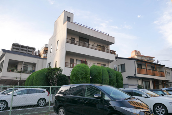 P1200836-72