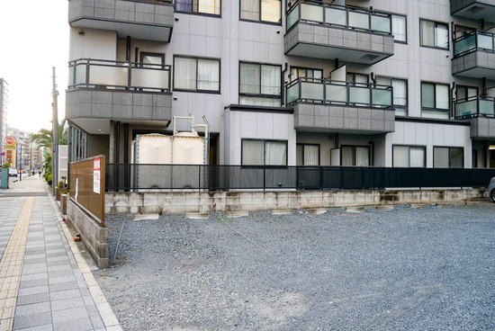 P1200839-75
