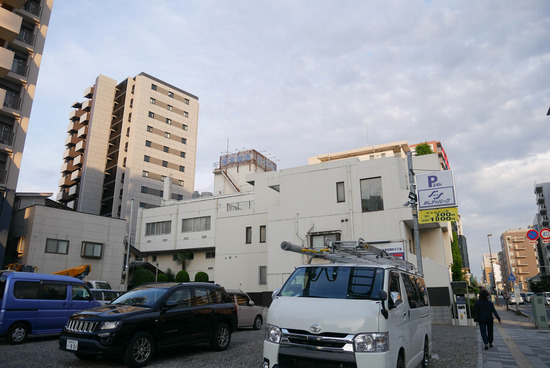 P1200837-73