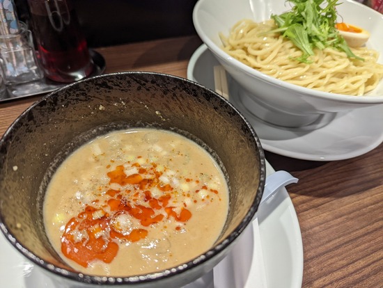 PXL_20220519_050805526