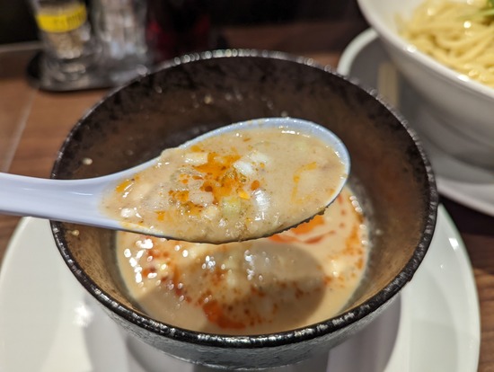 PXL_20220519_050812573