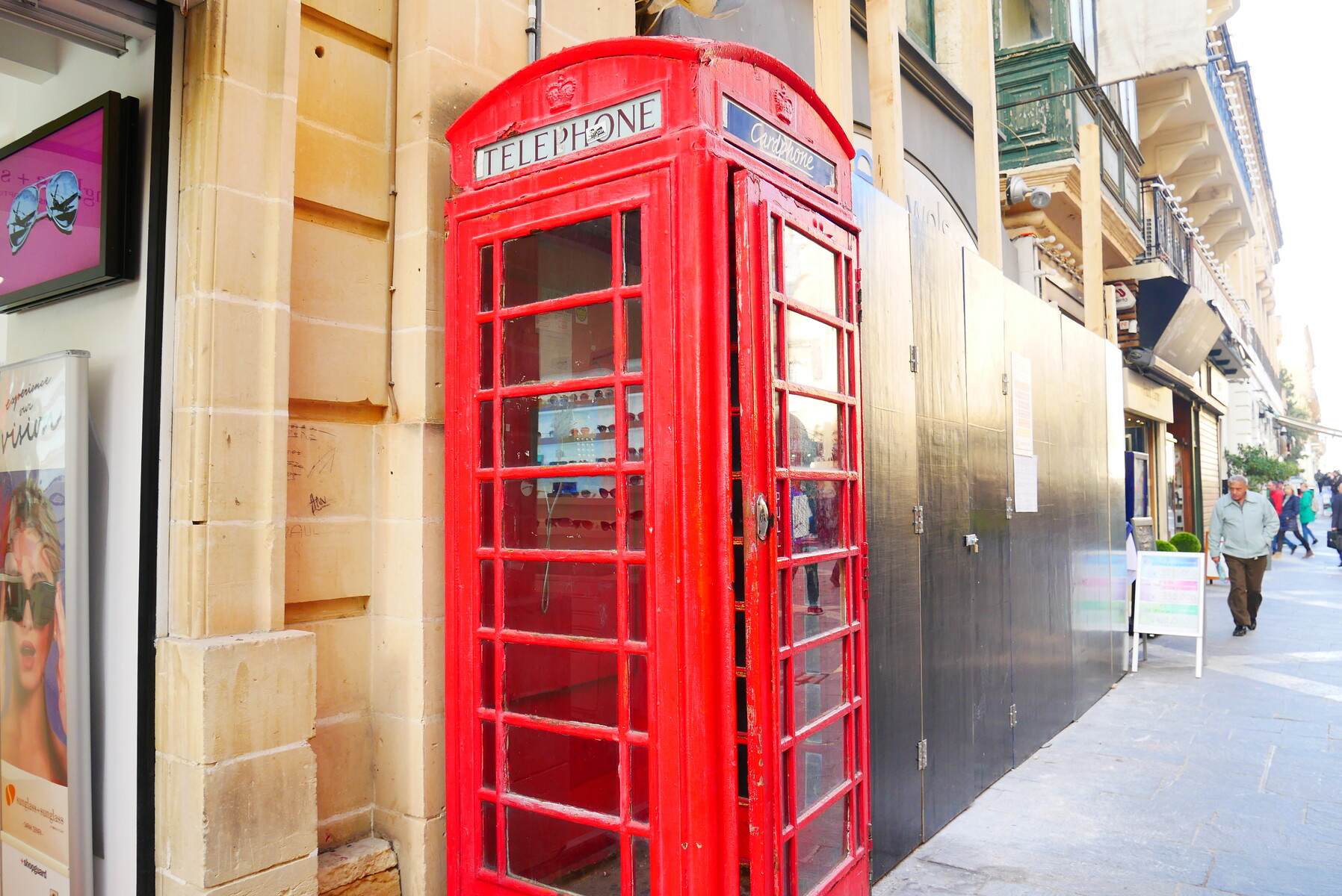 【マルタ】バレッタにある赤い電話ボックスがかわいい！インスタ映え間違いなし！ : 「マルタナビ」社会人からのマルタ留学ブログ
